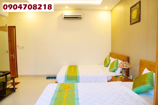 pelican hotel nha trang